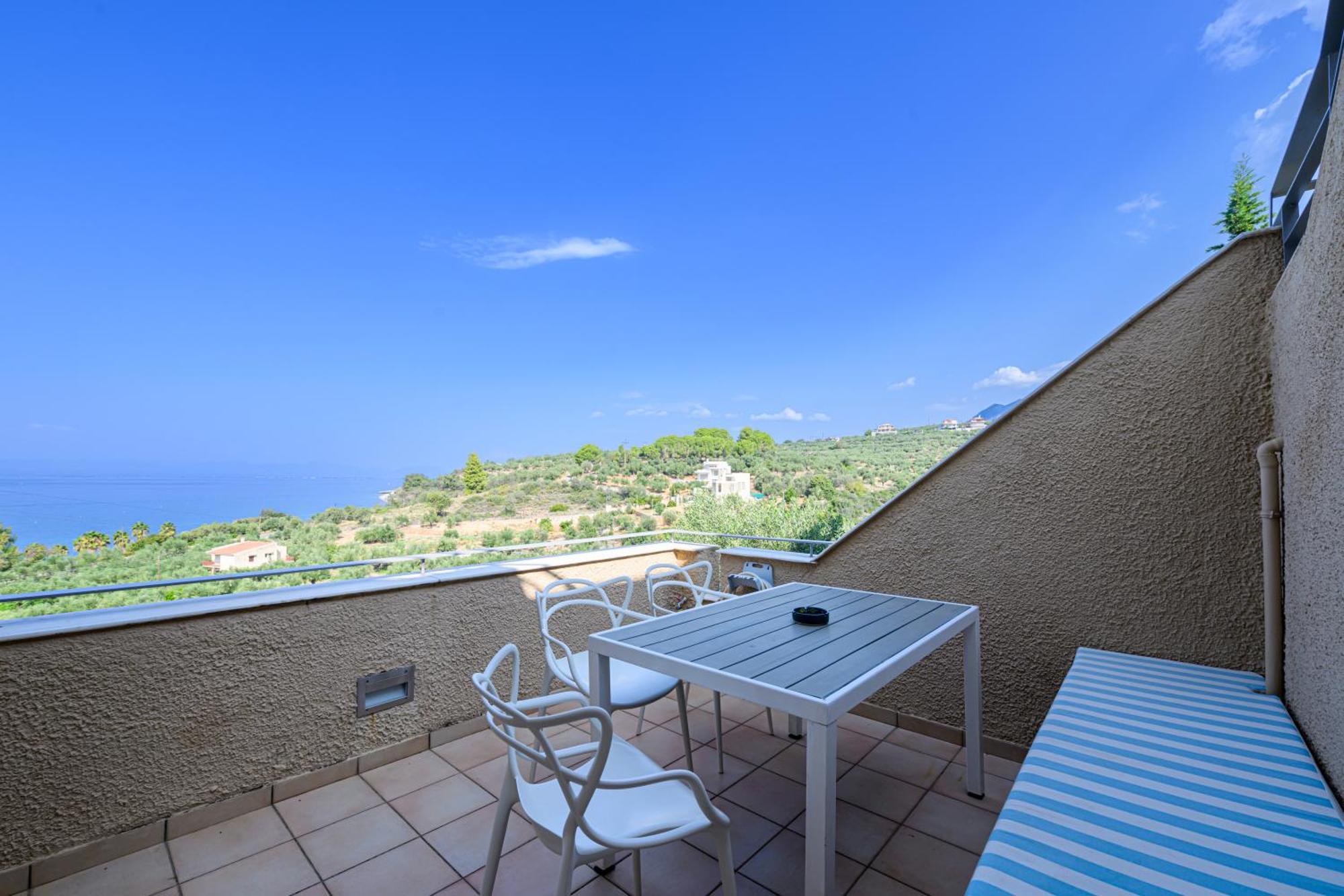 Mani Tower Villa Akrogiali Eksteriør bilde