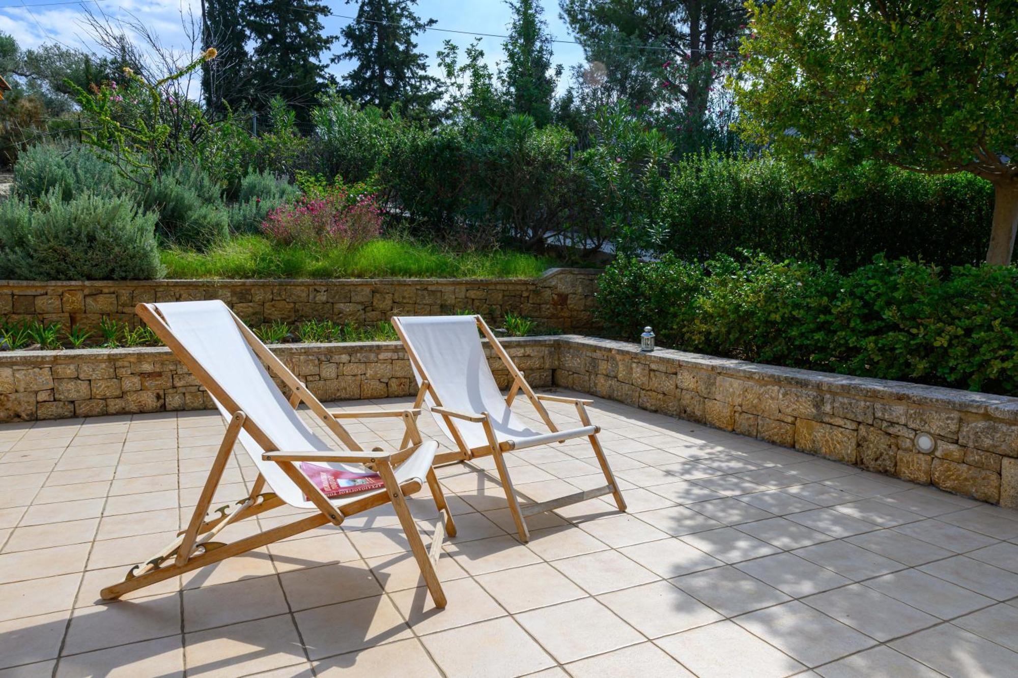Mani Tower Villa Akrogiali Eksteriør bilde